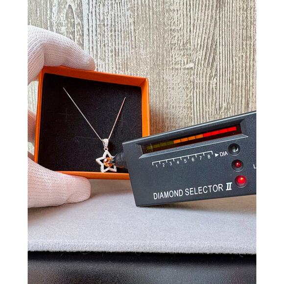 NEW 1.5ct Orange/Wht Moissanite Star 17" Necklace,925 Silver - Picture 4 of 7